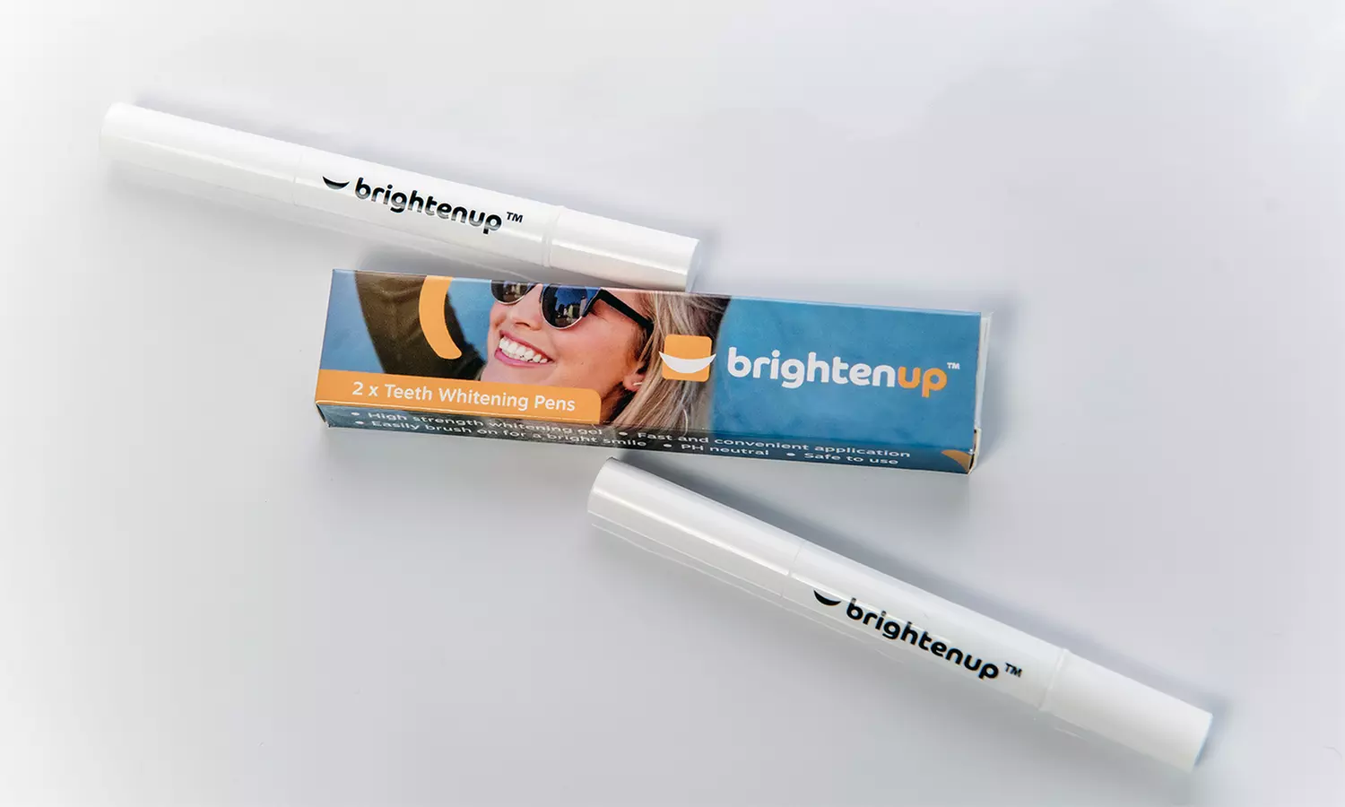 1-Hour Laser Teeth Whitening With a Consultation & 2 Whitening Pens