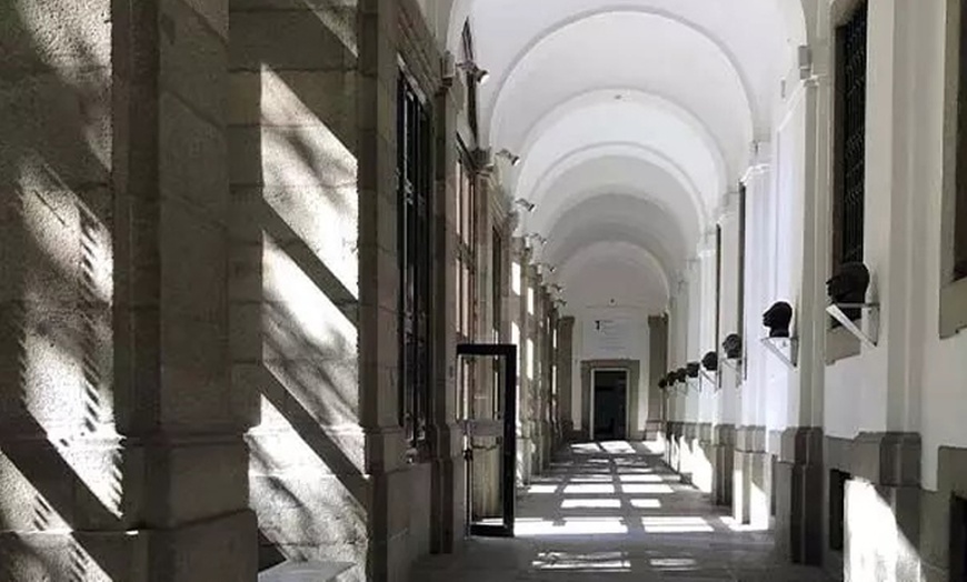 Image 3: ¡Visita el Museo Nacional Reina Sofia con Wonderbox Connect