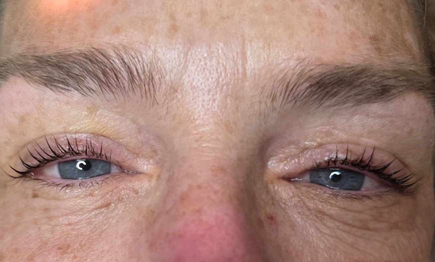 Image 6: Enhance Your Look: One Eyelash Lift Treatment with Optional Tinting