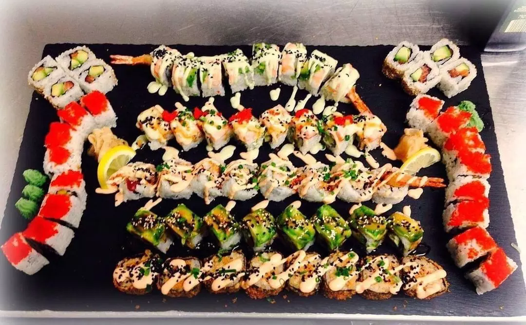 Sushi-Platte für 2 oder 3 Personen oder 4 bis 5 Personen