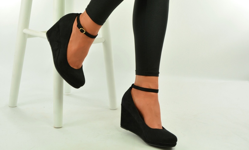 Image 4: Women's Ankle Strap Wedges