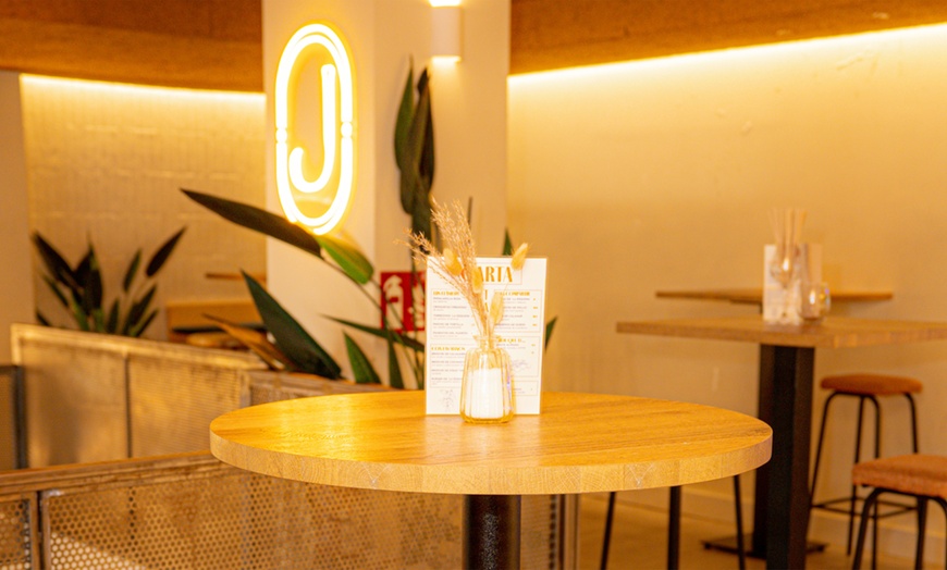 Image 3: Menú de raciones con bebida para 2 o 4 personas