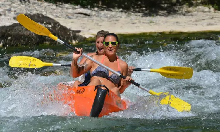 Descente de l'Ardèche en canoë de 8 ou 32 km, pour 2 ou 4 personnes, avec Canoë Ardèche Bateaux - Primary Image
