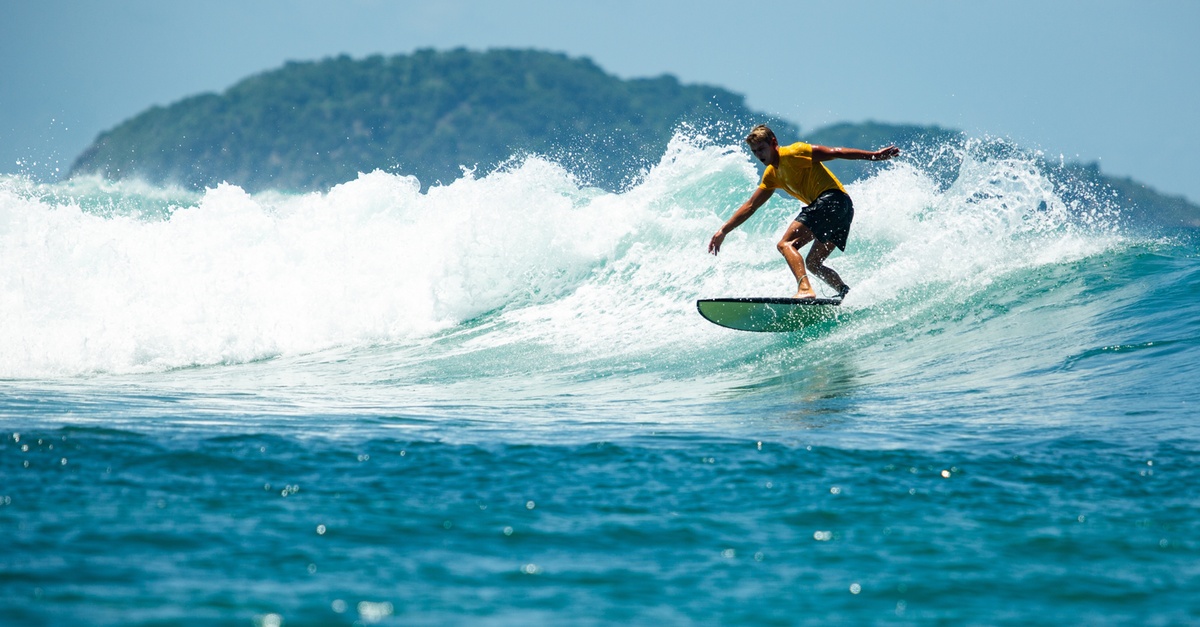 Clase de iniciación al surf en Cádiz para una o dos personas