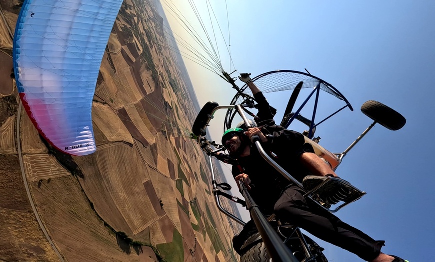 Image 12: Vuelo en paramotor de 20 minutos para 1 o 2 personas con fotos
