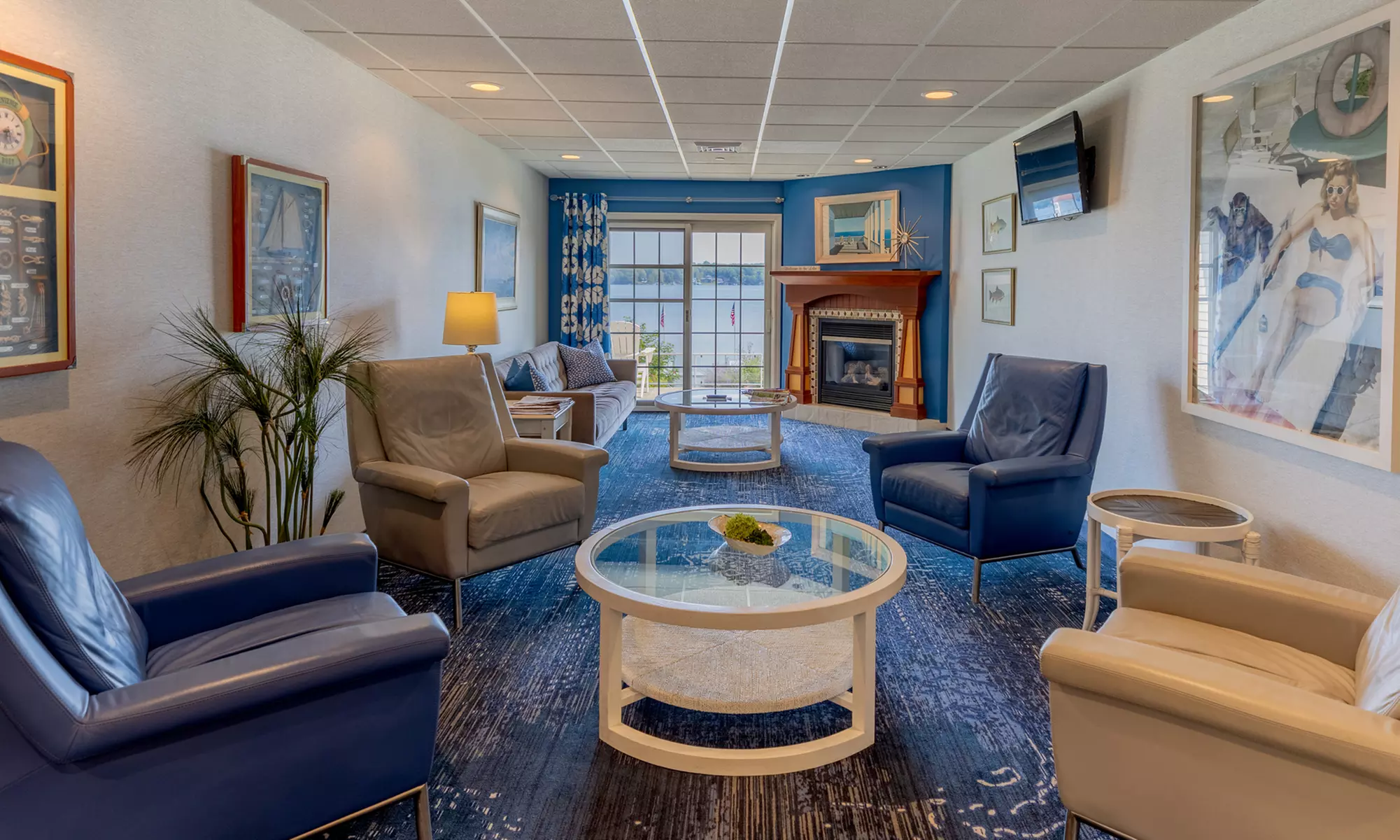 Lakeside Resort in the Michigan With Breakfast & Scenic Views