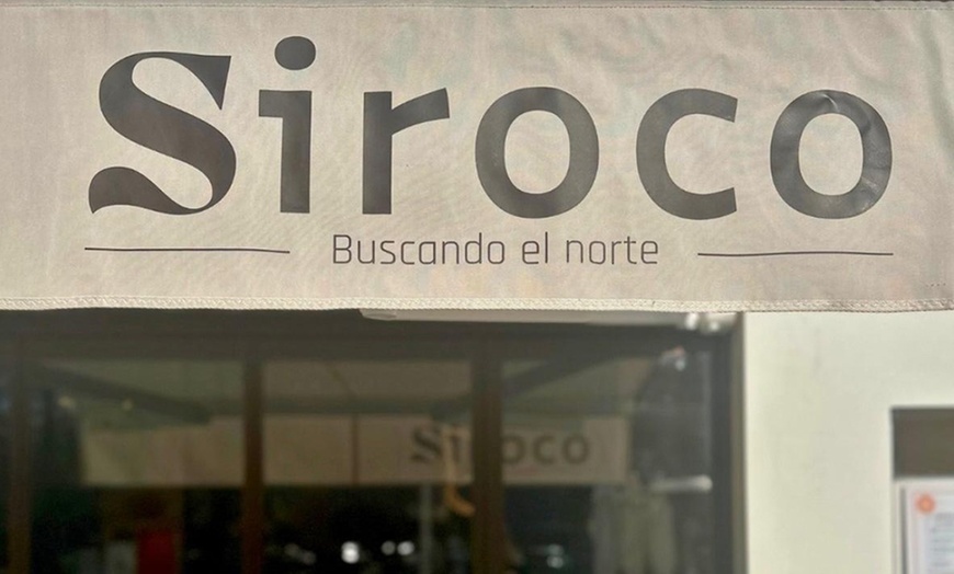 Image 15: Cata frente a L´Hemisferic de 4 vinos maridados con 2 tipos de quesos