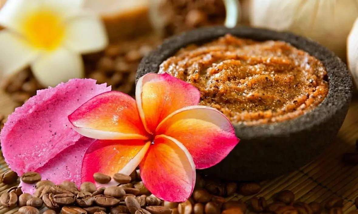 Experience a Hydrating Body Scrub & Refreshing Rinse