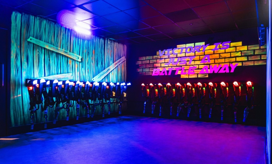 Image 2: Play Laser Tag in Groups: Three 15-Min Sessions Full of Fun