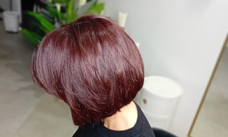 Image 11: Sesión de peluquería con opción a corte, tinte o mechas para 1
