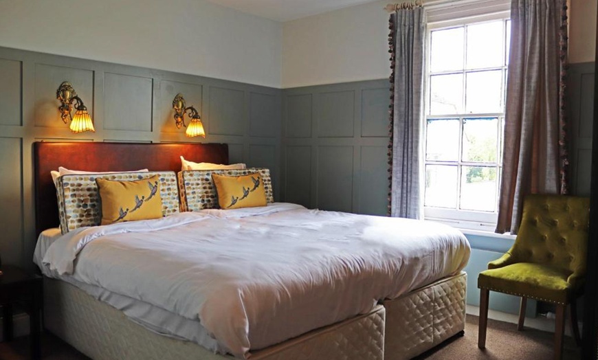 Image 12: Oxfordshire Escape: Stay for Up to 3 Nights with Breakfast and Dinner