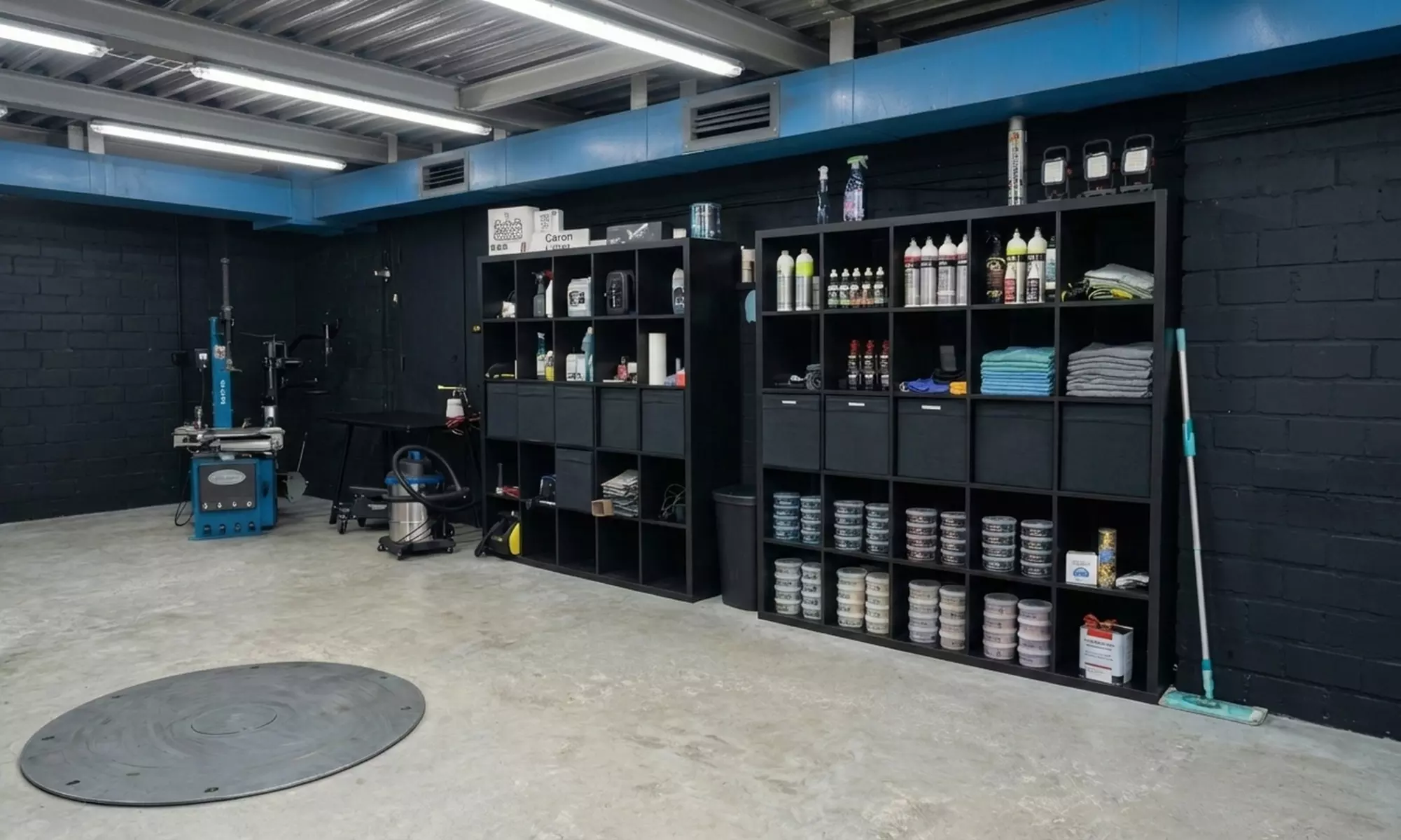 Innen- & Außenreinigung + desinfizierendem Heißdampf für den Innenraum