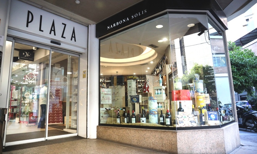 Image 4: Degustación de 5 vinos nacionales con tapa incluida 