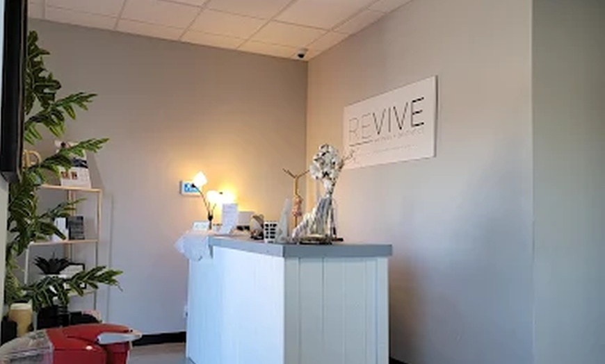Image 6: One 50-Minute or 80-Minute Couples Massage for Two in a Couples Suite