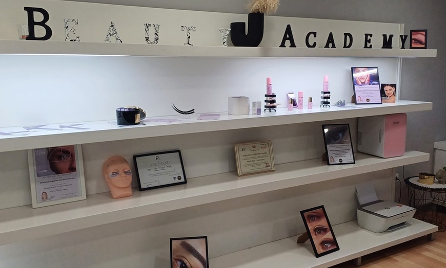 Image 6: Manicura, pedicura o manipedicura semipermanente 