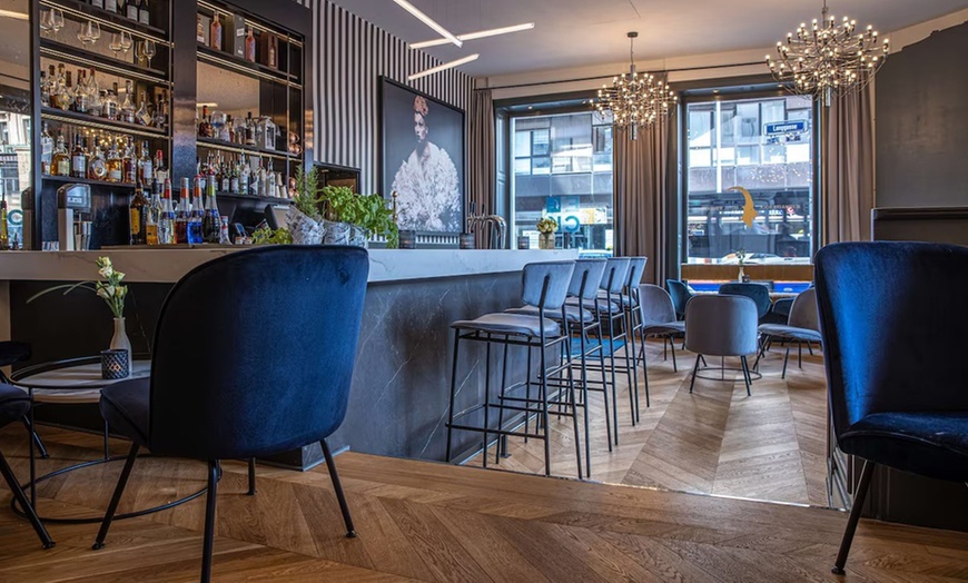 Image 6: Gans to go (4,4 kg) inkl. Rotkohl, Kartoffelklößen & Beifußsauce 