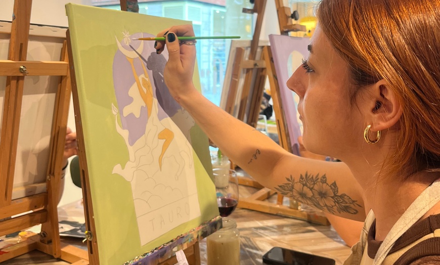 Image 8: Experiencia creativa o premium “Pinta un cuadro”  con snacks y bebida
