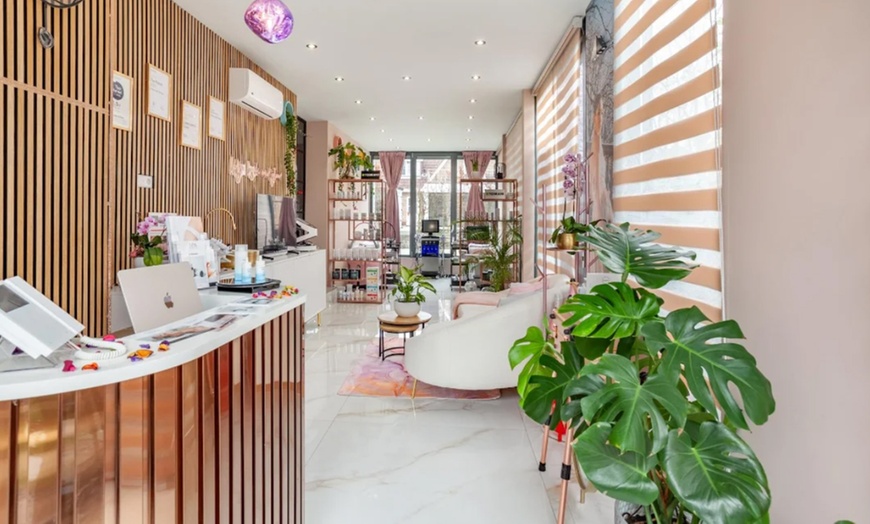 Image 3: Luxe huidverbeterende behandeling naar keuze