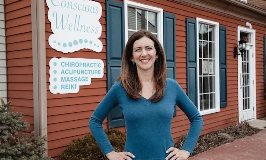 Image 3: Relax with a Therapeutic Massage Session 