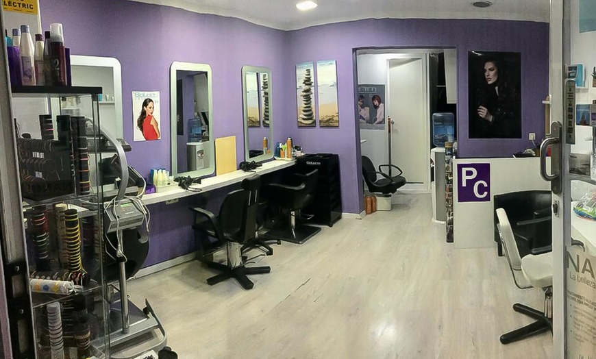 Image 3: Sesión de peluquería con tinte o mechas en Cristina Peluquería