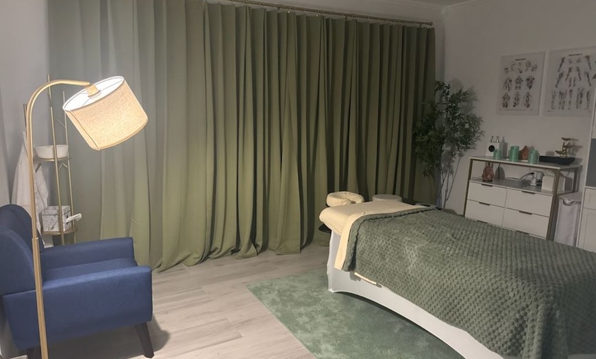 Image 8: One or Couples 60 or 90 Minute Deep Tissue Massage + Aromatherapy 