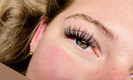 Full Set of Classic Eyelash Extensions - Lemons Beauty Studio