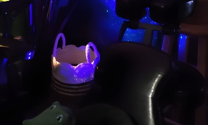 Image 3: 30 or 50-Minute Chair Massage of Your Choice