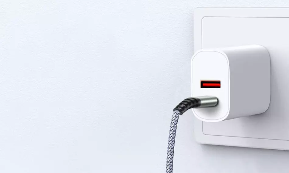 Fast Charger 20W USB-C Power Adapter For iPhone 12/11/12 Pro Max/XR/iPad - Primary Image