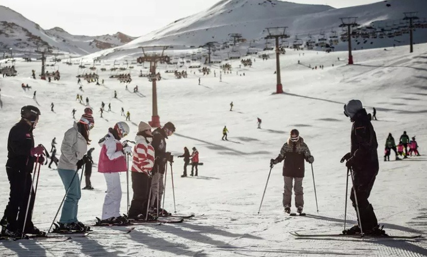 Image 4: Clase de 2 o 4 h de esquí o snowboard para 1 o 2 con equipo incluido
