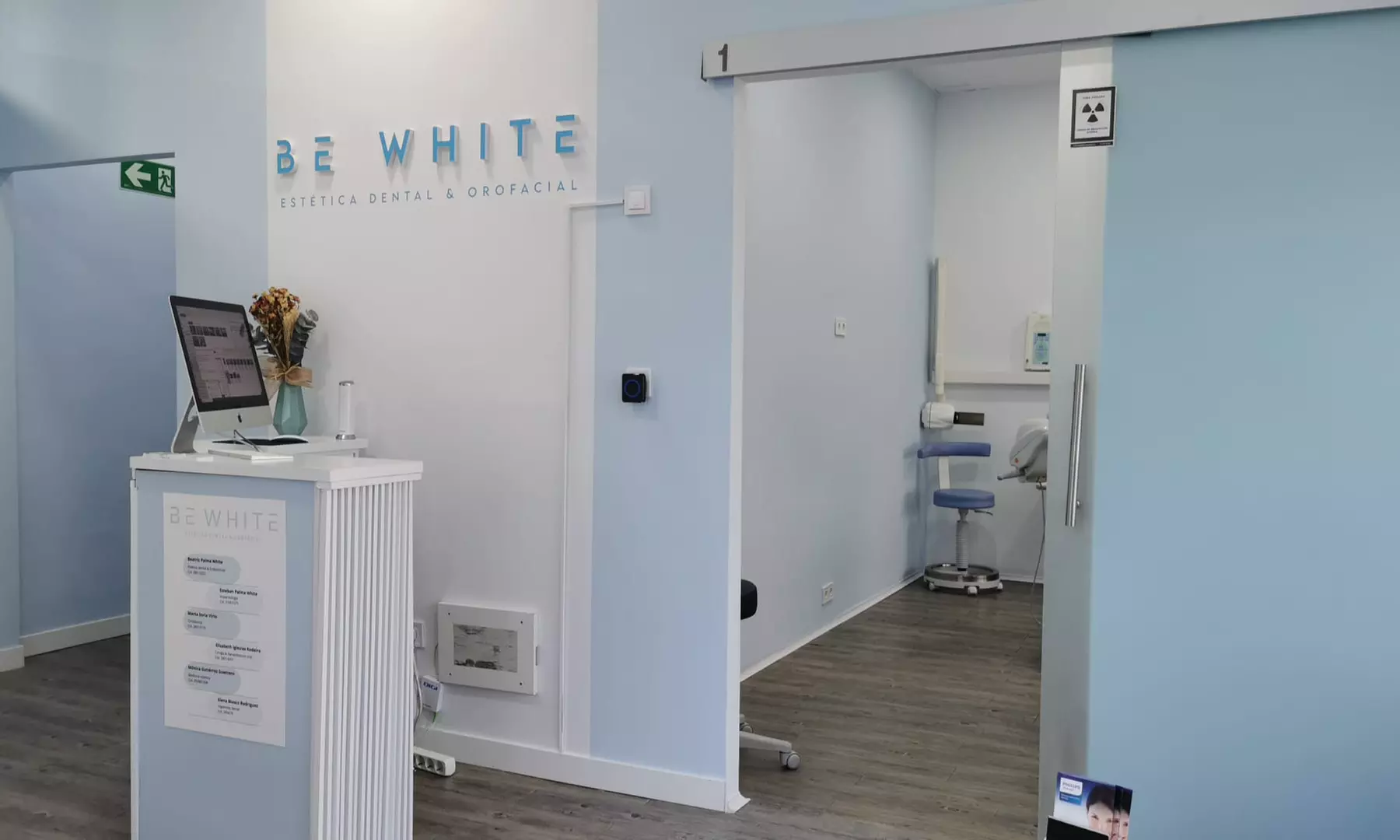 Limpieza bucal o blanqueamiento LED con revisión, pulido y radiografía