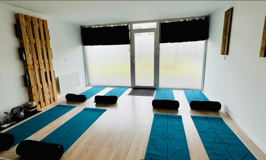 Image 2: 1, 3 ou 5 séances de yoga d'1h