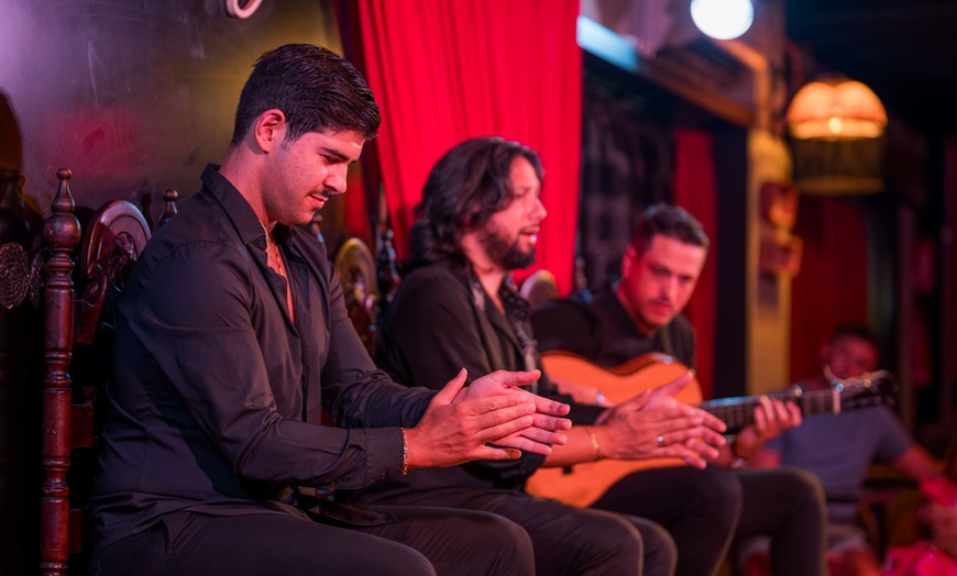 Image 7: Espectáculo de flamenco con opción a picoteo y bebida para 2 o 4
