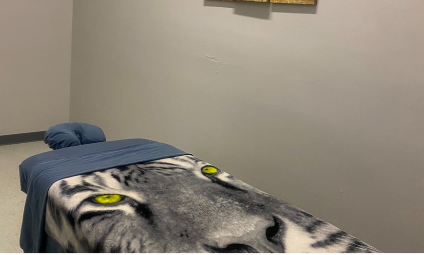 Image 4: 30, 60, or 90-Minute Choice of Massage, Swedish or Deep Tissue