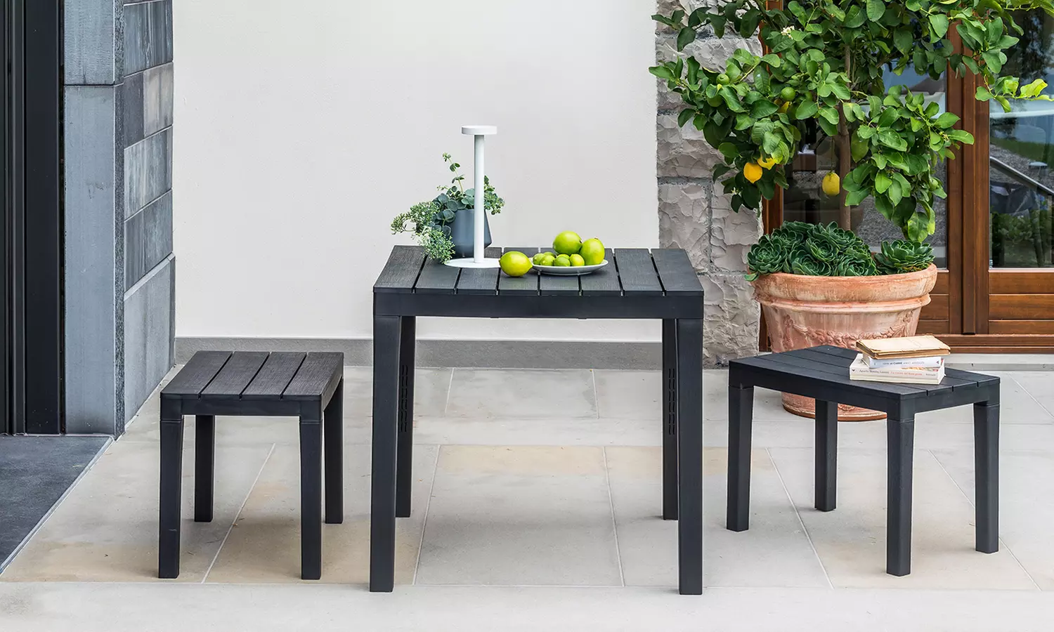 Set con tavolo e 2 sedie, con spedizione gratuita - Primary Image