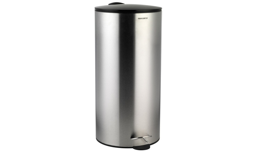 Image 2: 30L Stainless Steel Pedal Bin 