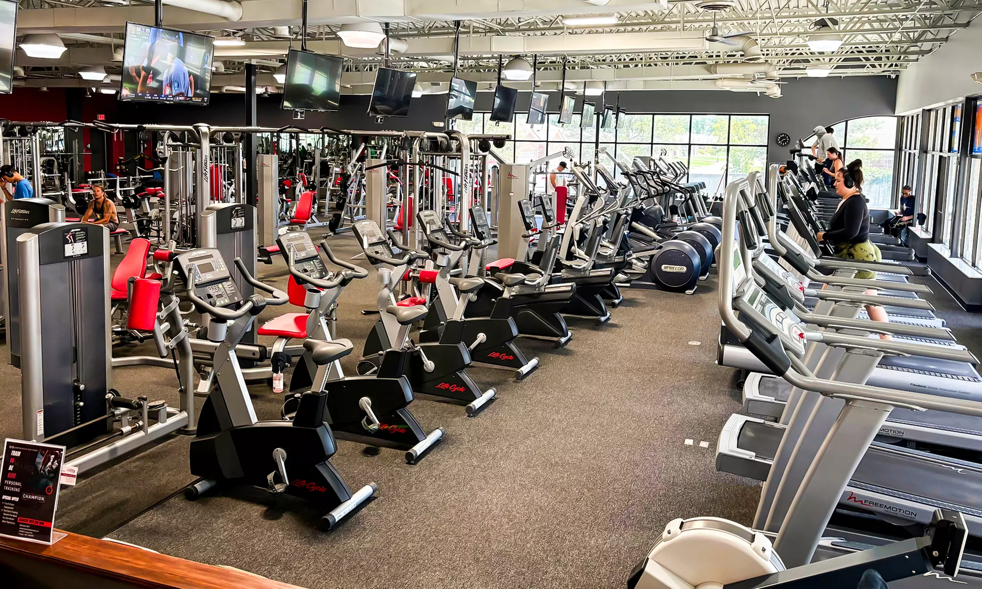 3,6 or 12 Months Gym Membership or 30-60 Min 5 PT Sessions 