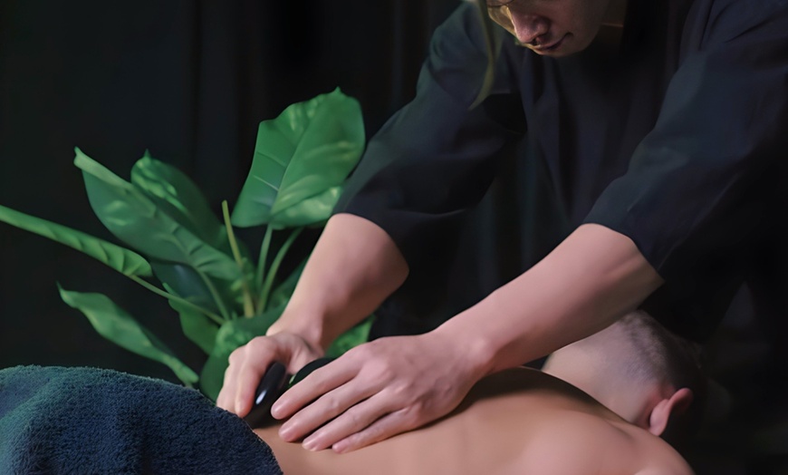Image 4: ¡Momento relax! 1 o 2 sesiones de masaje a elegir de hasta 1 hora
