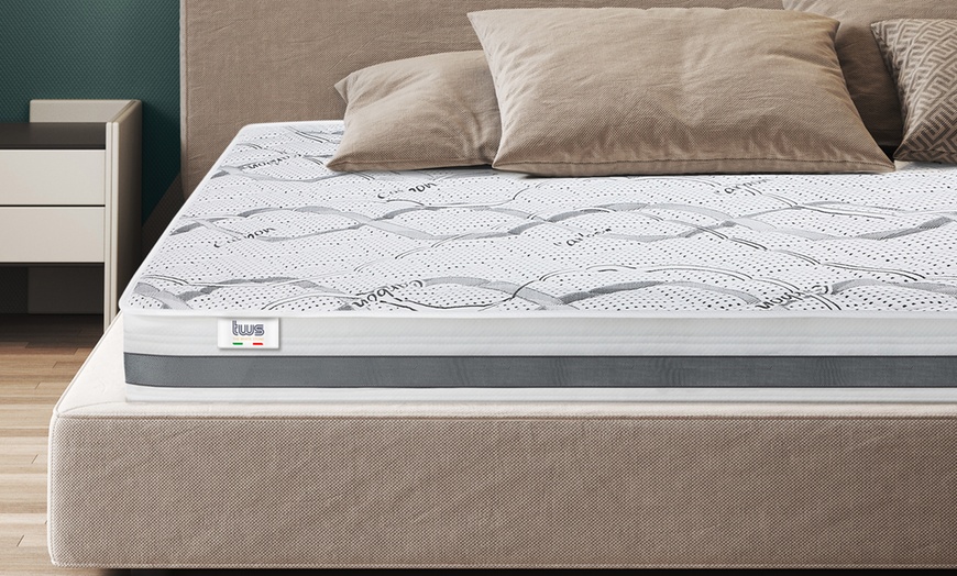 Image 4: Matelas en mousse expansée à l'eau de The White Stone