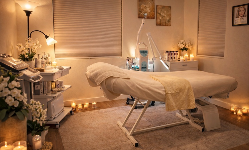 Image 2: Up to 41% Off Body Contouring at Classic Beauty by Juliet