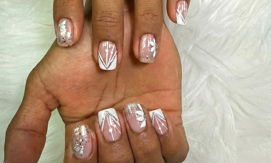Image 3: Refresh Your Nails With A Gel Manicure