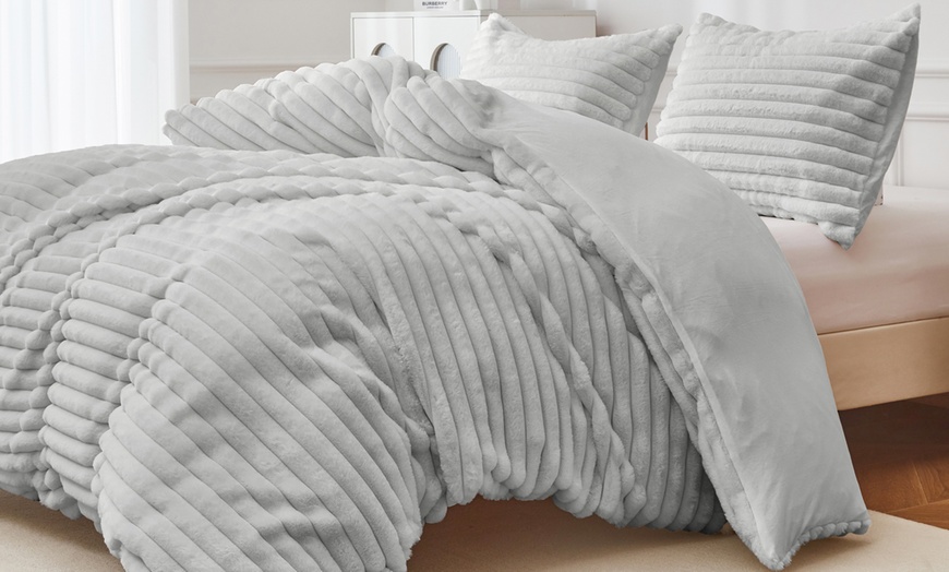 Image 1: Faux Rabbit Fur Plush Ribbed Duvet Set