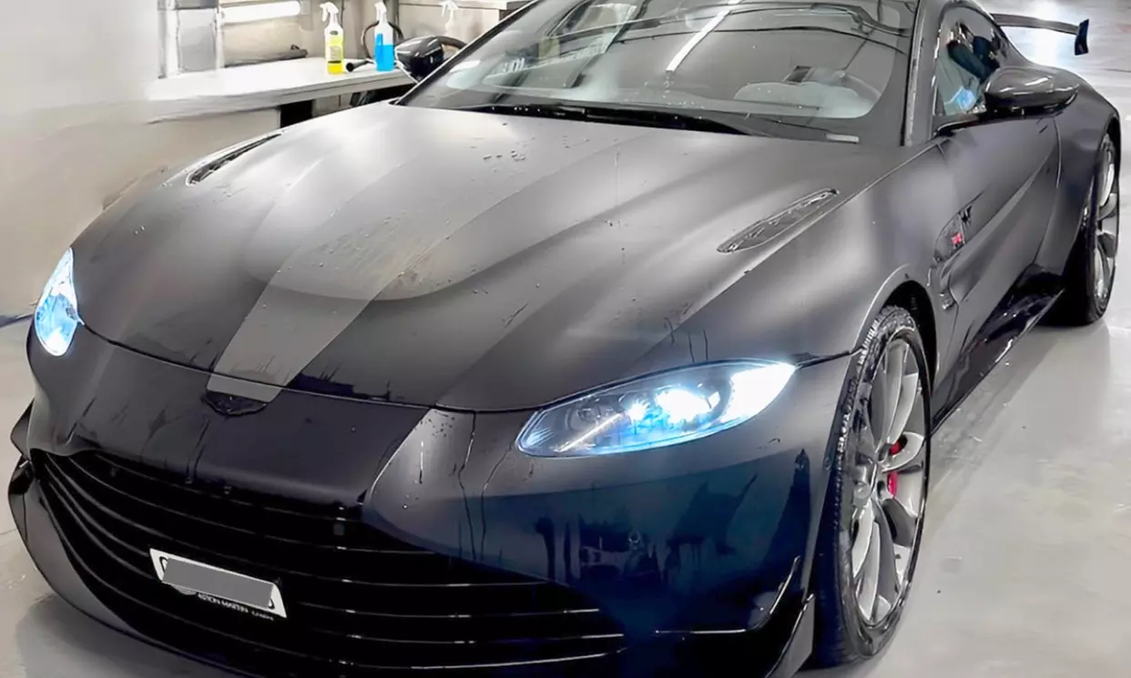 Nettoyage intérieur ou extérieur auto par The Street Washers