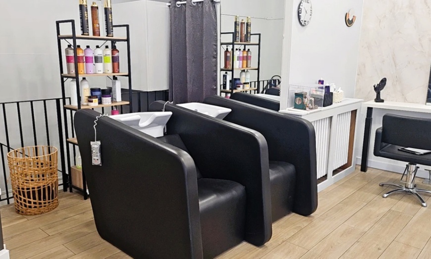 Image 3: Cheveux sublimés et revitalisés avec Lia Milano à Paris