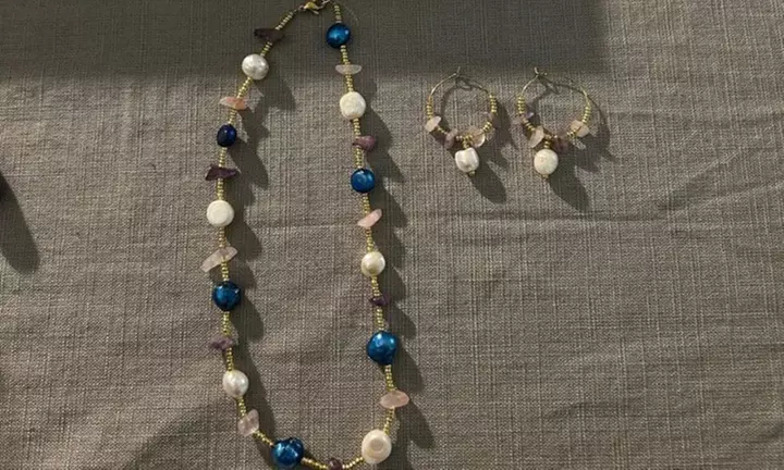 Tus joyas, hechas por ti: taller de creación de joyas con vino ilimitado para 1 o 2 personas, con hasta 29% de descuento - Second Medium