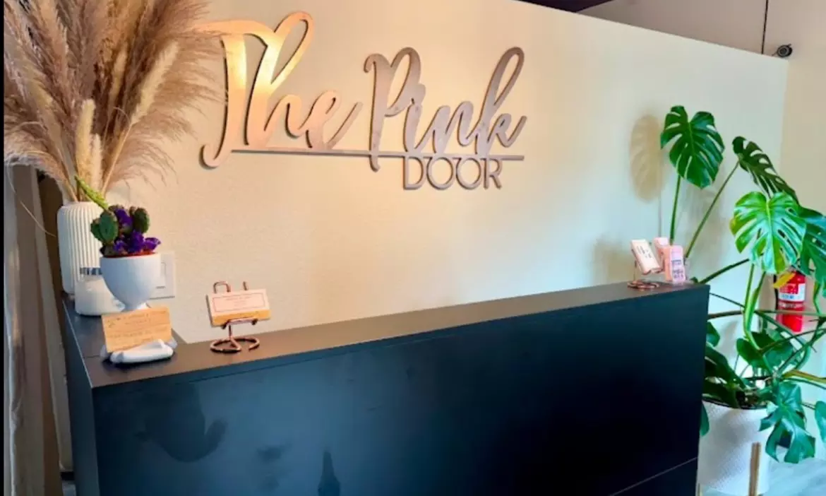 Up to 30% Off on Eyebrow Shaping at Glam Esthetix - Second Medium