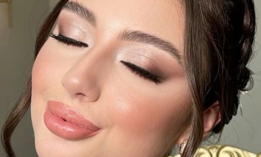 Image 2: Maquillaje natural de día o de noche completo para 1 persona