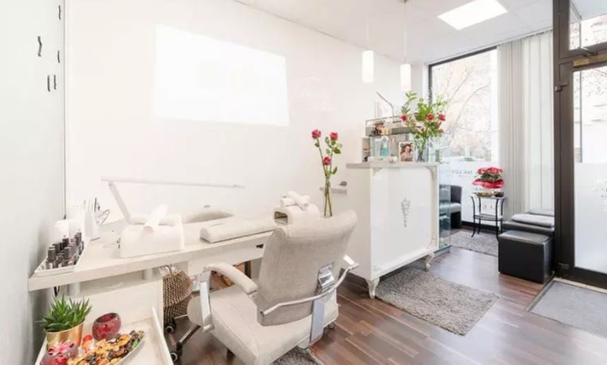 Image 2: 60 Min. klassische Gesichtsbehandlung inkl. Ampulle für 1 Person