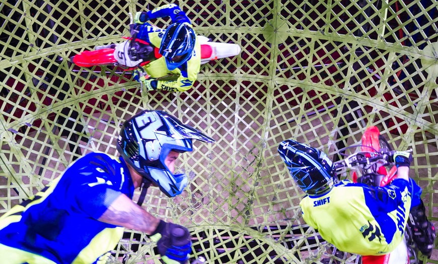 Image 8: Magie, rires et frissons : "Noël en Folie" par Nicolas Bouglione