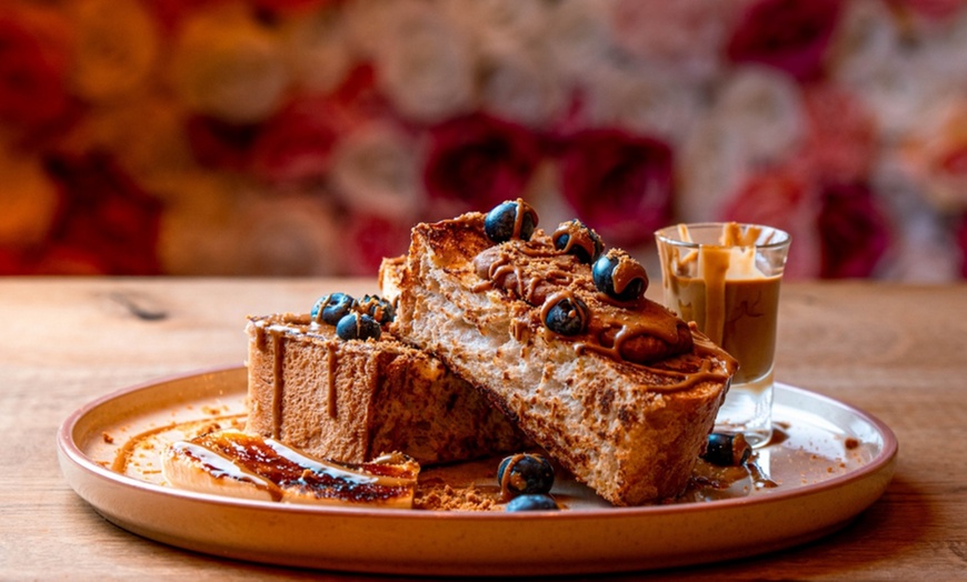 Image 2: Frühstück nach Wahl & Getränk für 1, 2 oder 4 Personen