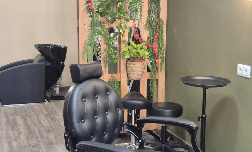 Image 9: Tratamiento de spa capilar a elegir con diagnóstico y masaje para 1